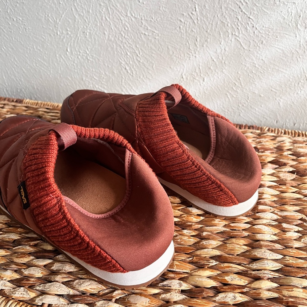NEW Teva ReEmber slip on waterproof slides shoes 9 - Picture 6 of 8